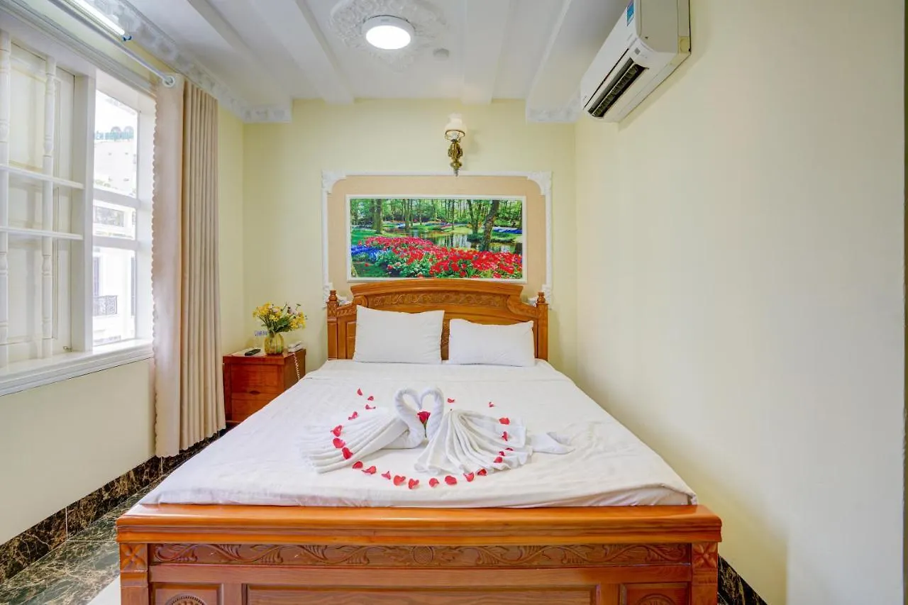 Quang Anh Hotel By The Moment Вунгтау