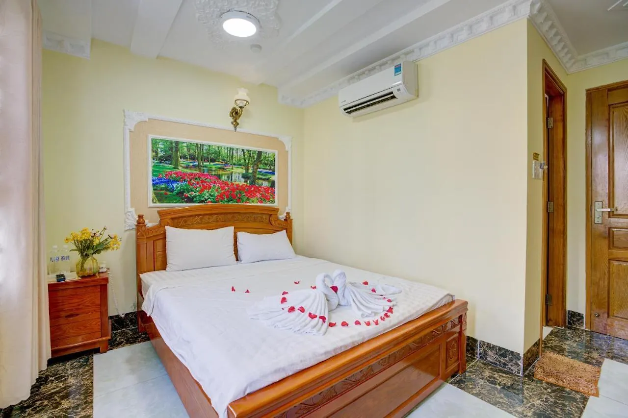 Quang Anh Hotel By The Moment Вунгтау