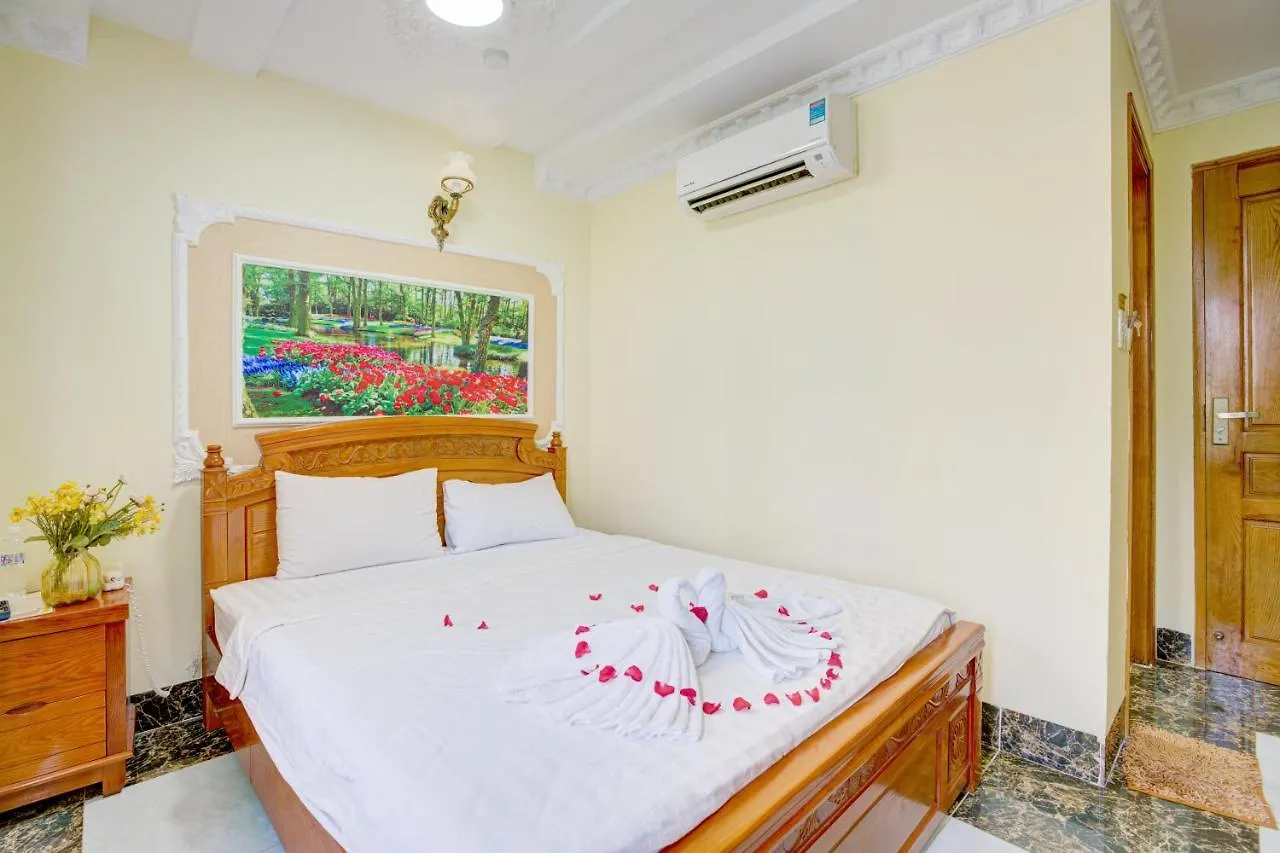 ***  Quang Anh Hotel By The Moment Вунгтау Вьетнам